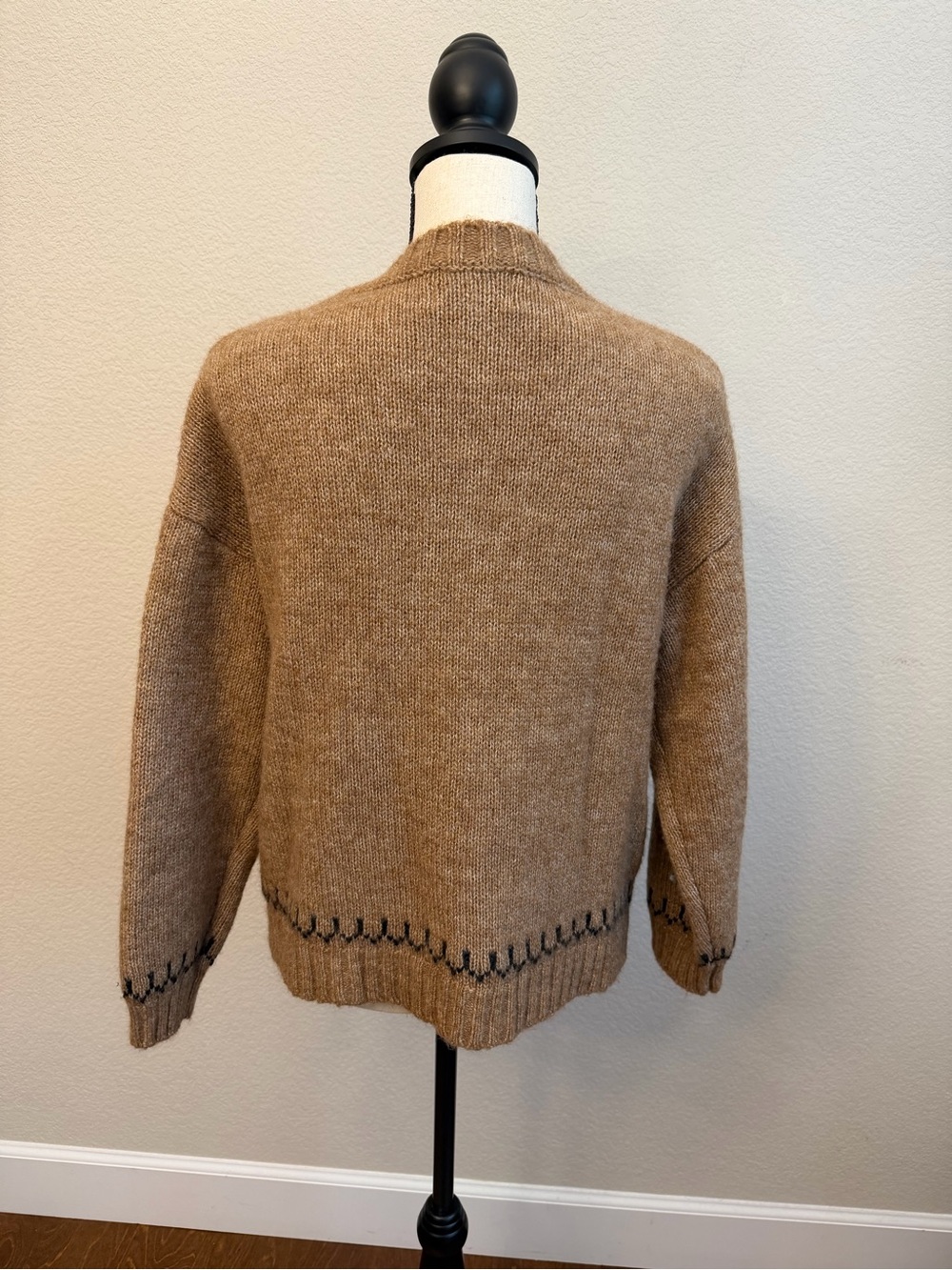 Old Navy Brown Horse Intarsia V-Neck Button Cardigan oversized Sz S Wool Blend - Picture 7 of 13
